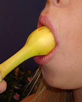 Jaelyn Fox - Deephthroat queen Jaelyn has no gag reflex