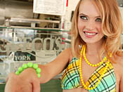 Michelle Honeywell - slut with fat pussy squirts massive load!