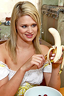 Heather Starlet Pictures in Goldicocks